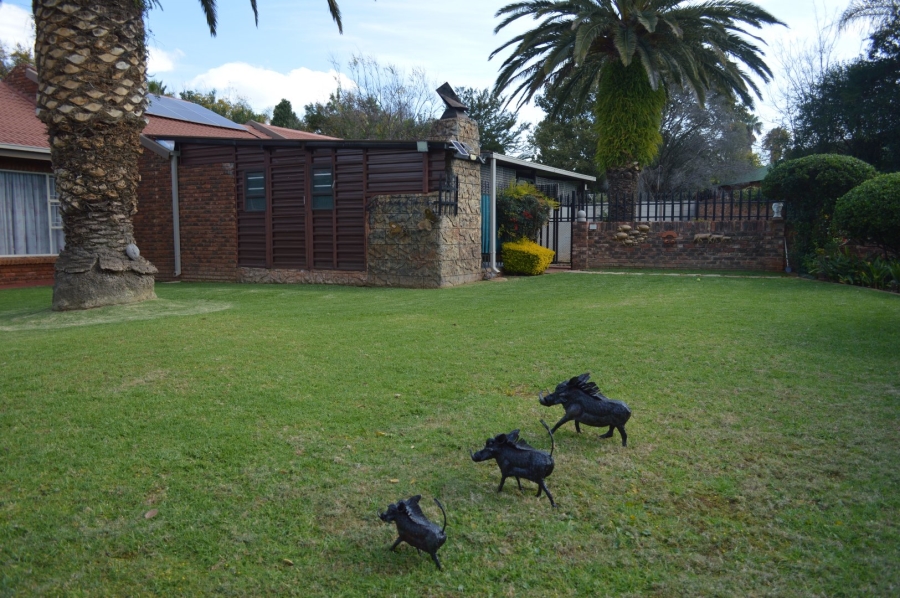 6 Bedroom Property for Sale in Doringkruin North West